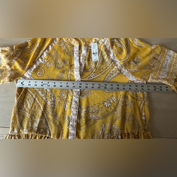 Solo Jeans - New York & Co. Yellow Paisley Blouse / Size Large NWT - Picture 10 of 13